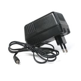 UPS Power Adapter Maxkin PA-701.