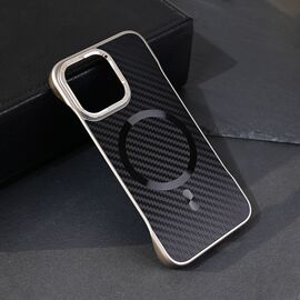 Futrola Magsafe Carbon - iPhone 13 Pro crna.