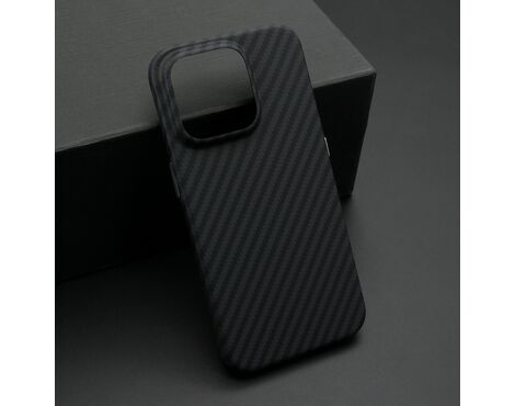 Futrola CARBON STRIPES - iPhone 15 Pro (6.1) crna (MS).